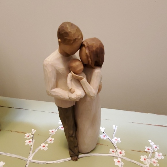 Willow Tree " Our Gift " featuring a young family - Picture 3 of 7